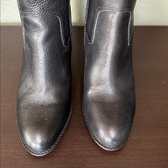 Sofft Boots (7.5) - Picture 6 of 11